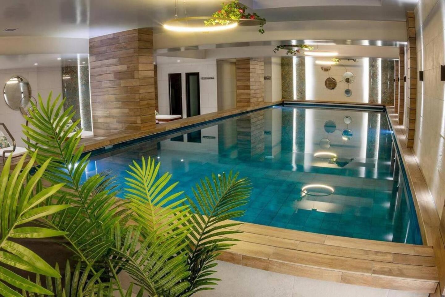 De Lujo Con Piscina Y Apartment